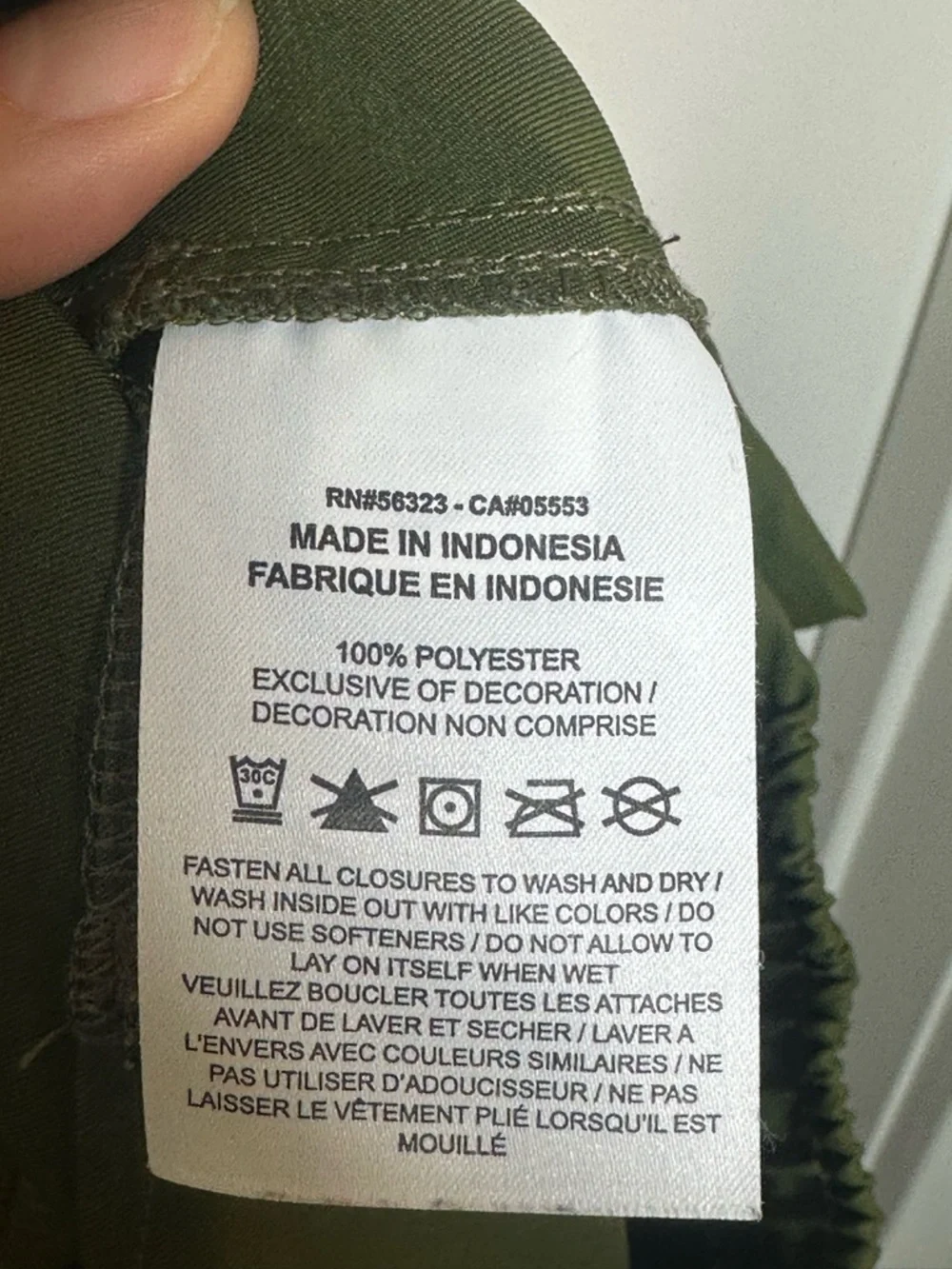 NIKE Sportswear Tech Essential Commuter Green Pants, Size Medium